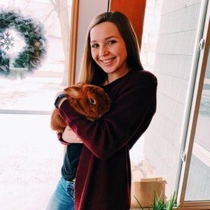 Meet your Posher, Ava